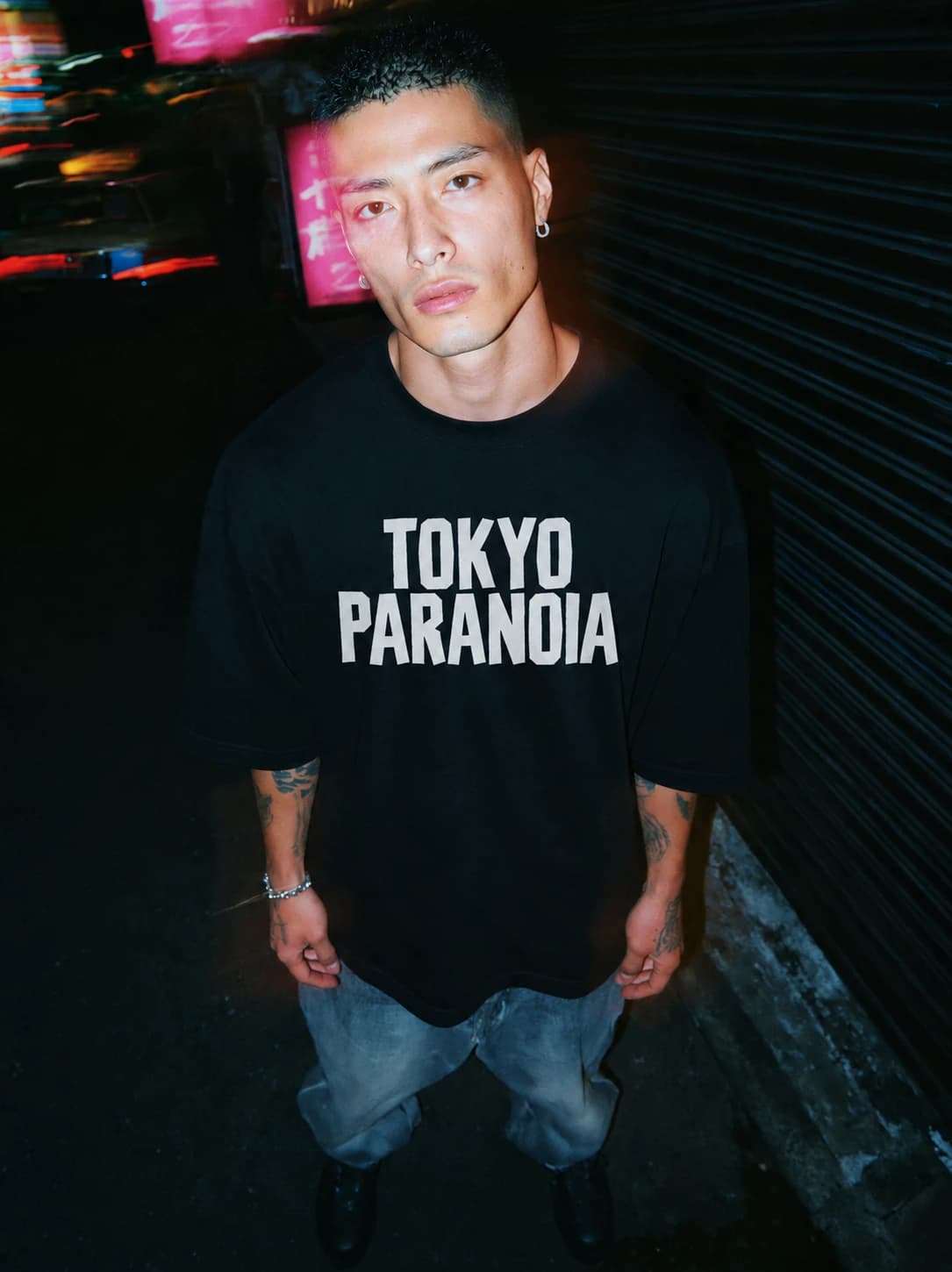 TOKYO PARANOIA — black, front, styled look