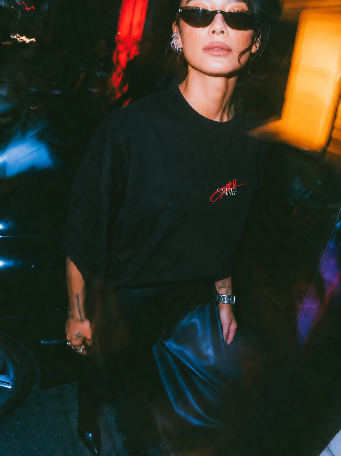 SILENT PORTRAIT + RED BRUSH — black, front, styled look