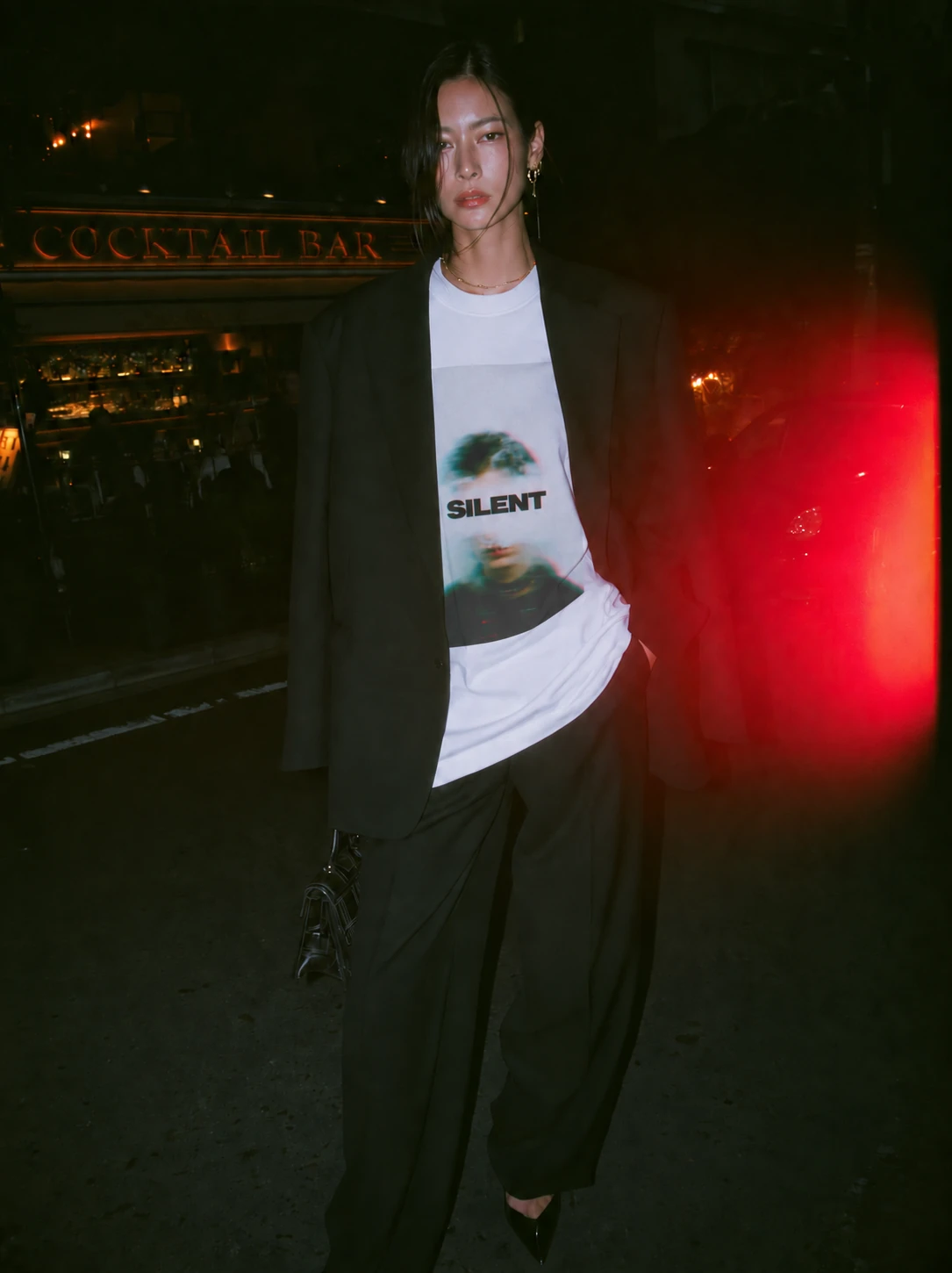 SILENT BLUR — white, front, styled look