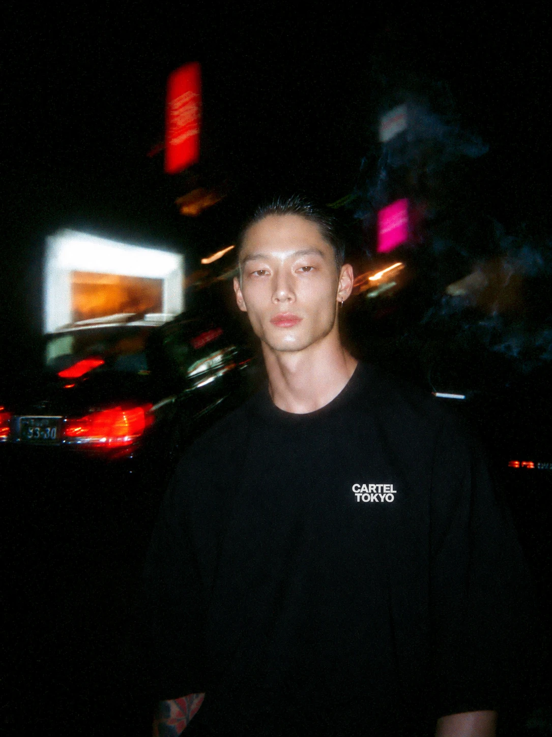 OUT OF CONTROL — black, front, styled look